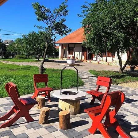 Tulipanos Vendeghaz Apartment Igrici