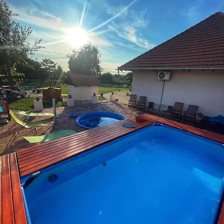 Apartment Tulipanos Vendeghaz Igrici